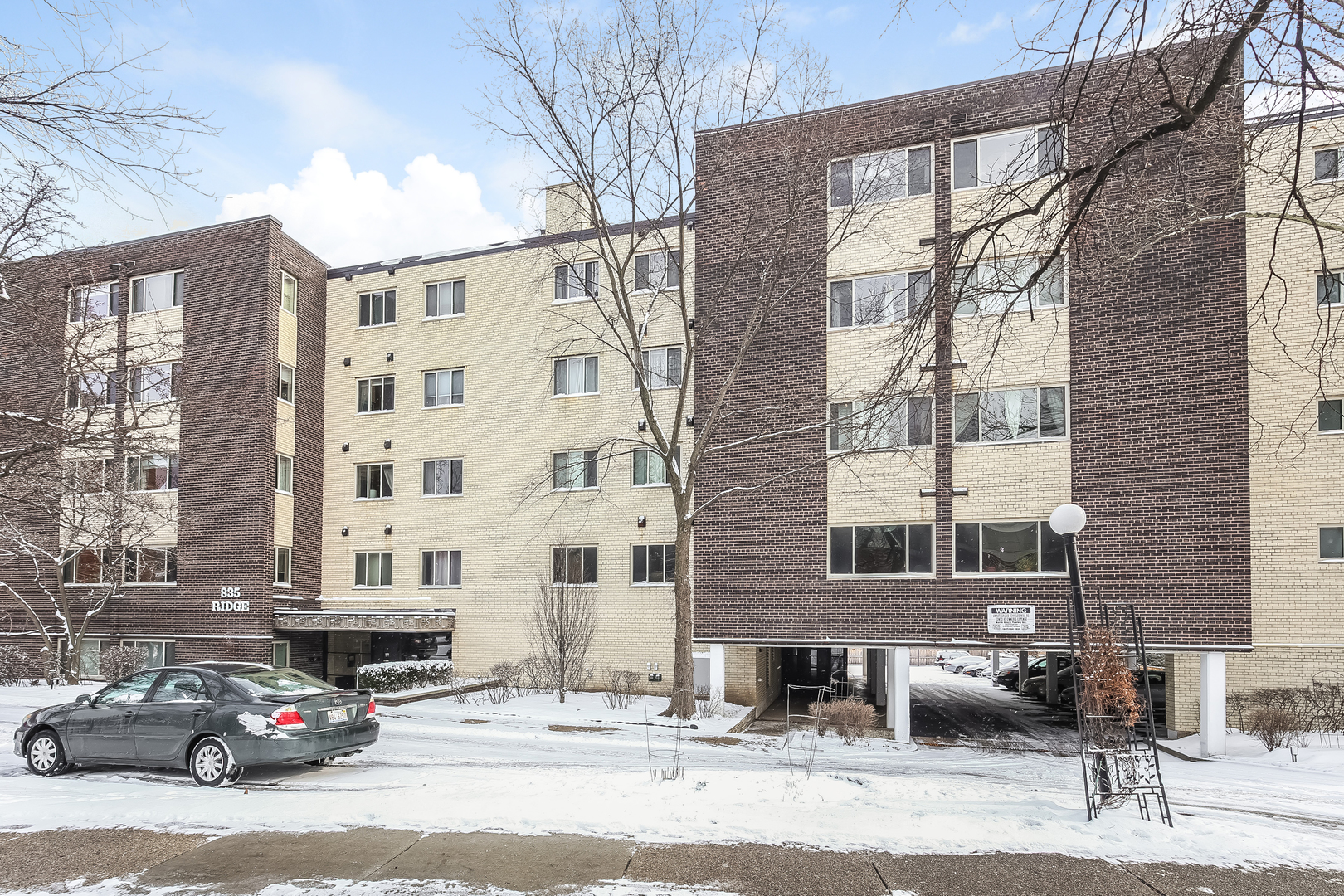 835 Ridge Avenue, Unit 402 Evanston, IL 60202 - Photo 1 of 20