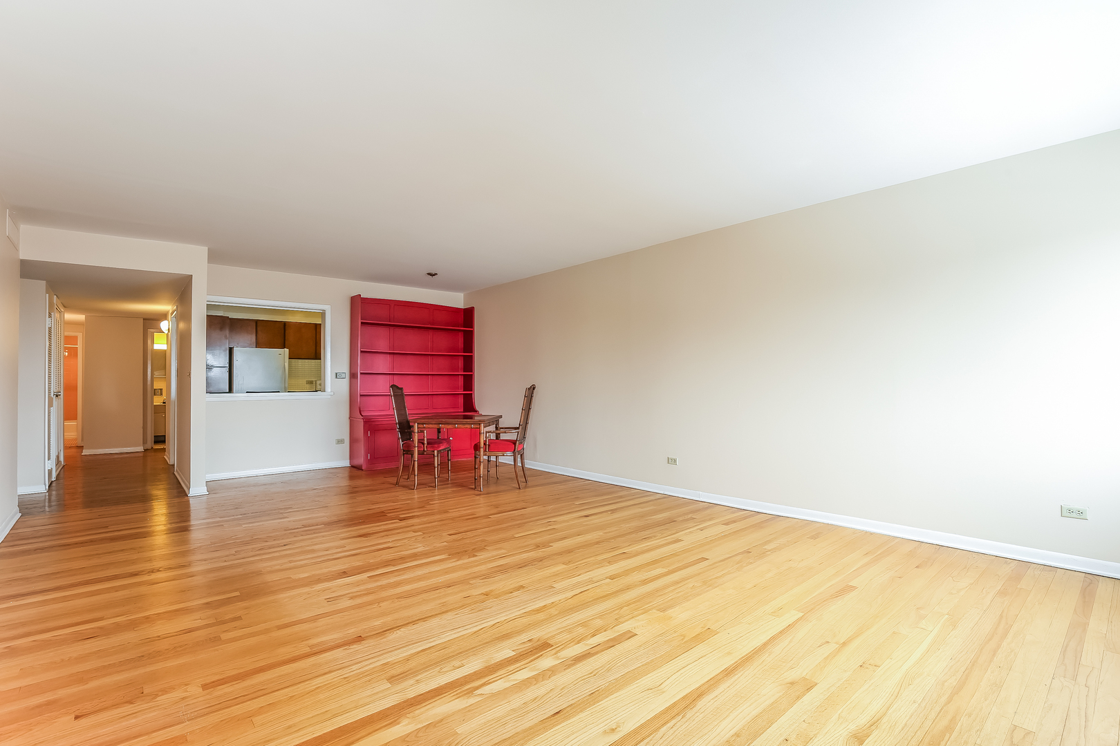 835 Ridge Avenue, Unit 402 Evanston, IL 60202 - Photo 4 of 20
