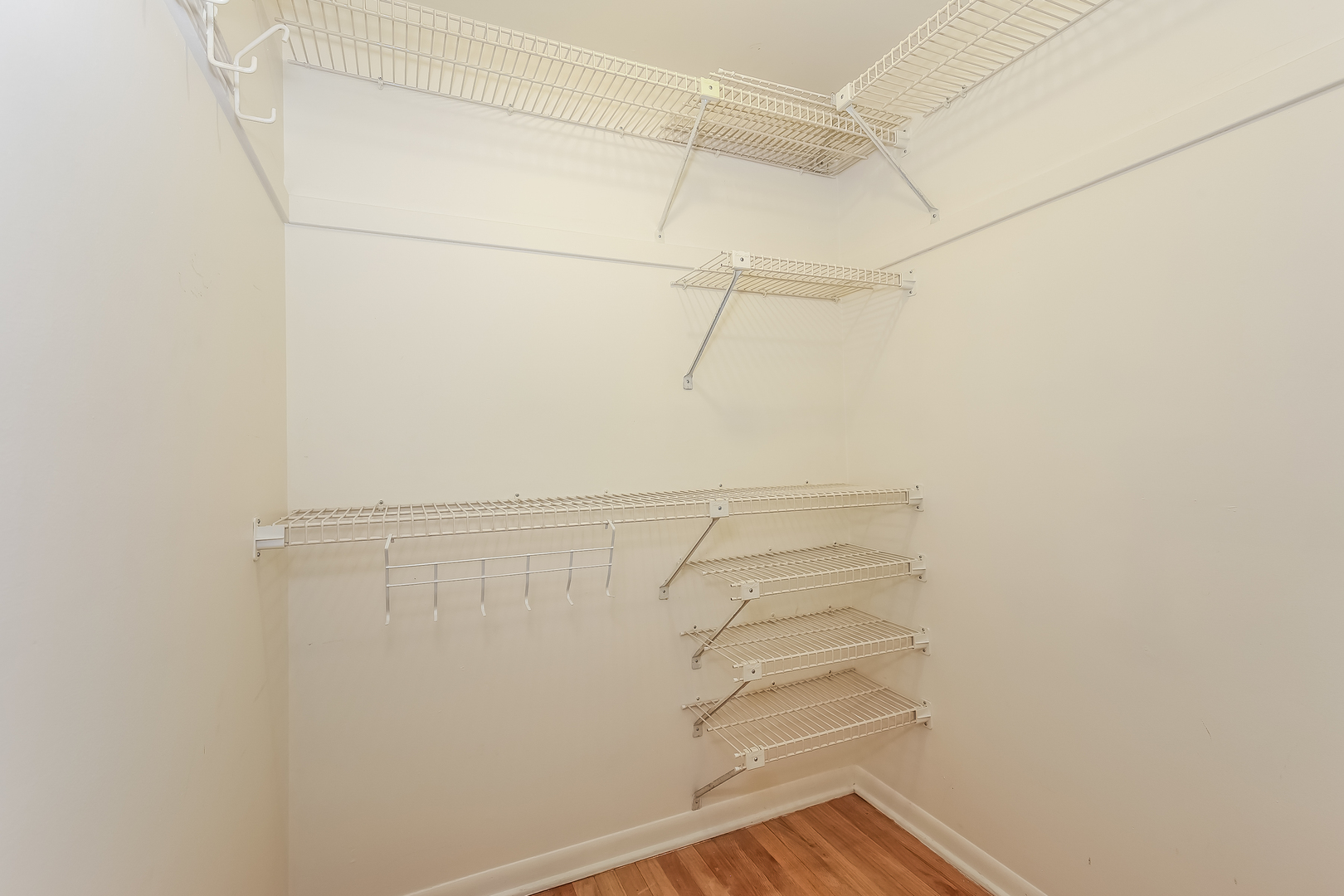 835 Ridge Avenue, Unit 402 Evanston, IL 60202 - Photo 10 of 20