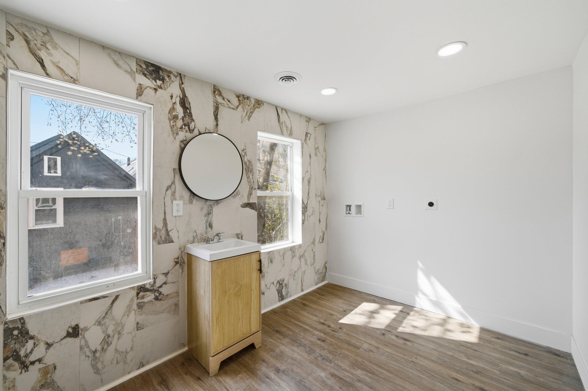 1850 North Warren Avenue Milwaukee, WI 53202 - Photo 23 of 37 Back House Bathroom & Laundry