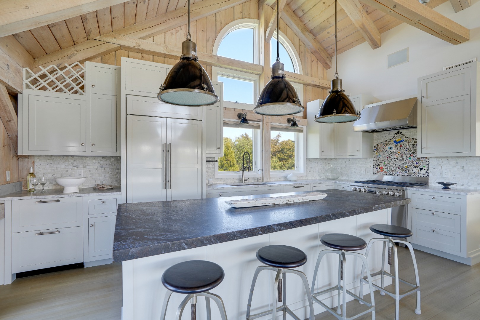14 Katama Farm Road Edgartown, MA 02539 - Photo 10 of 45 Gallery Image 10