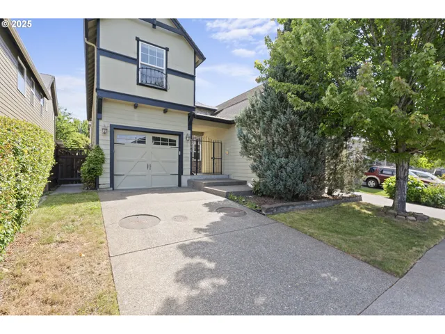 a view of a backyard of the house