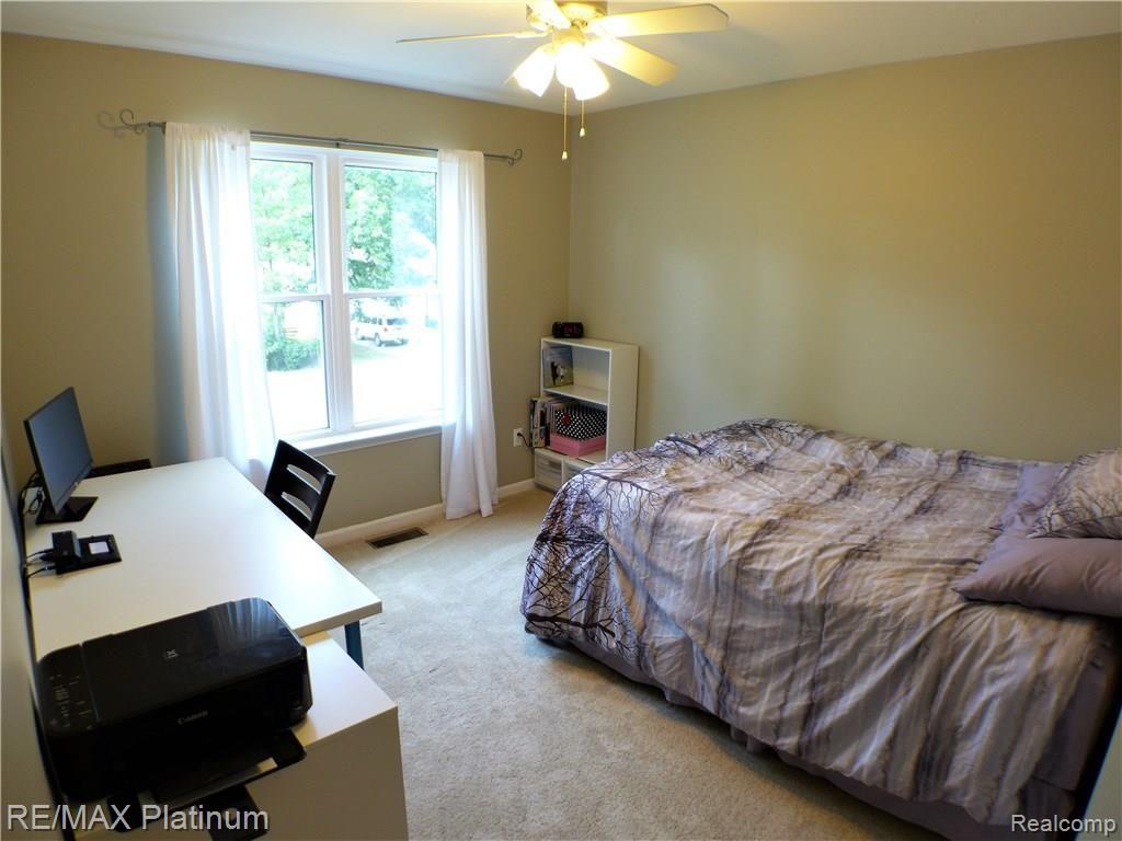 1492 Remsing Street Hartland, MI 48353 - Photo 28 of 43 P1060557.JPG