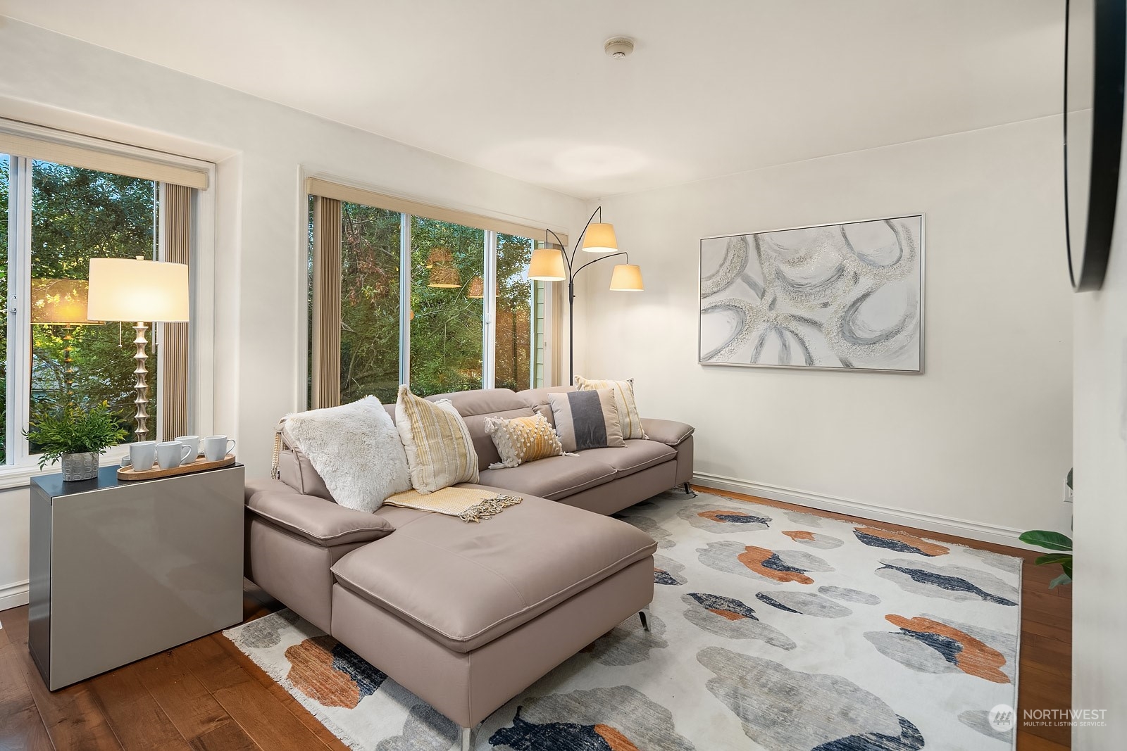 7323 Old Redmond Road, Unit 16 Redmond, WA 98052 - Photo 11 of 26 a living room with furniture and a window
