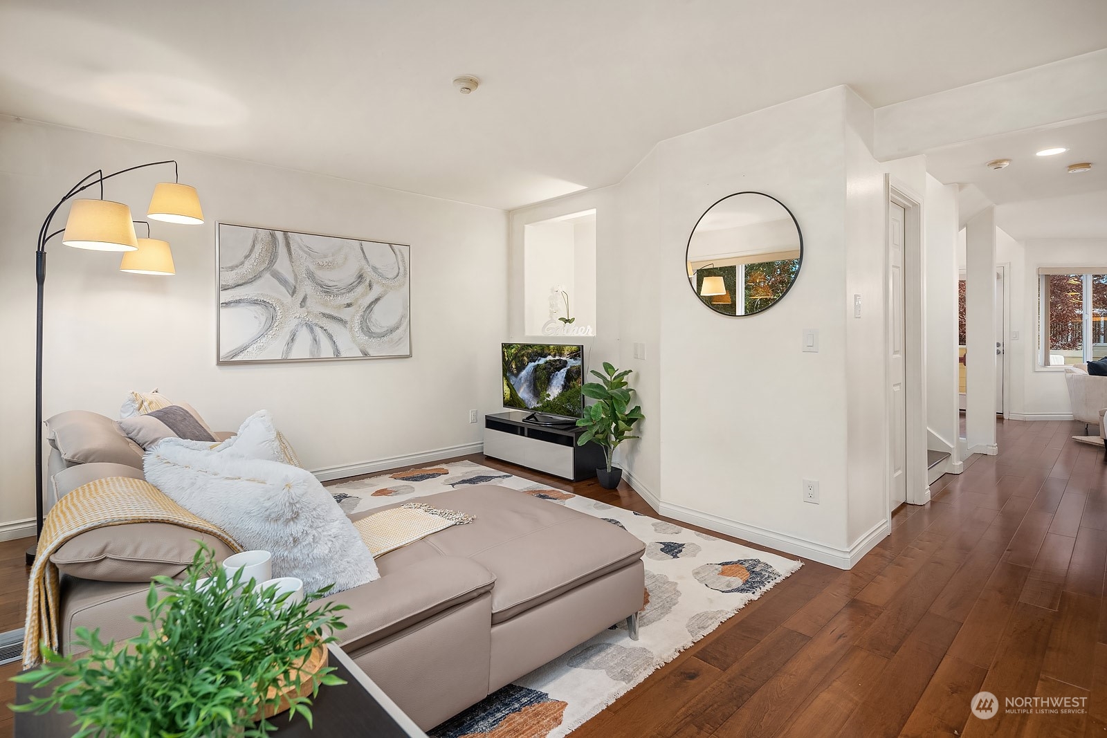 7323 Old Redmond Road, Unit 16 Redmond, WA 98052 - Photo 12 of 26 a living room with furniture and wooden floor