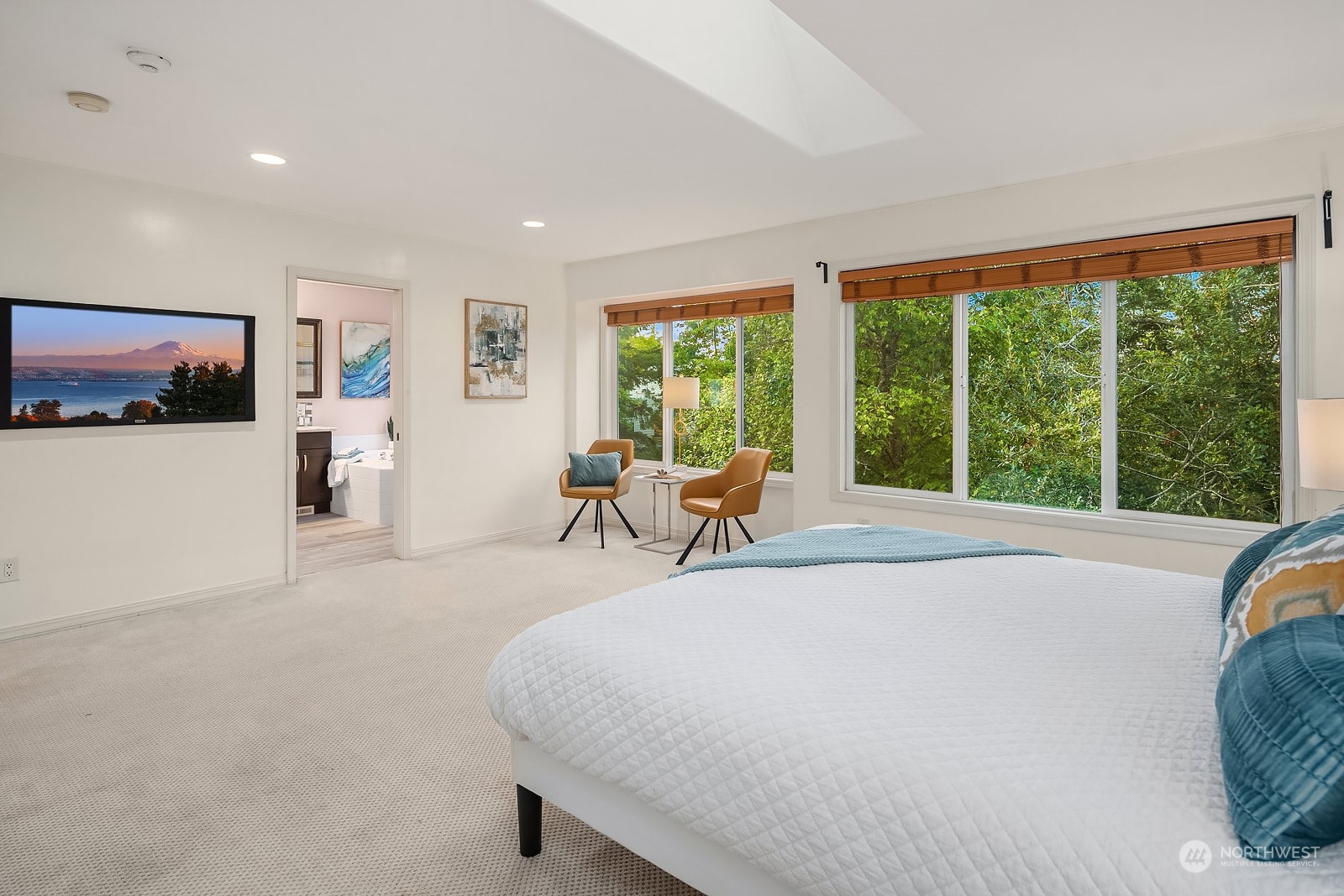 7323 Old Redmond Road, Unit 16 Redmond, WA 98052 - Photo 14 of 26 a bed room with a bed and a large window