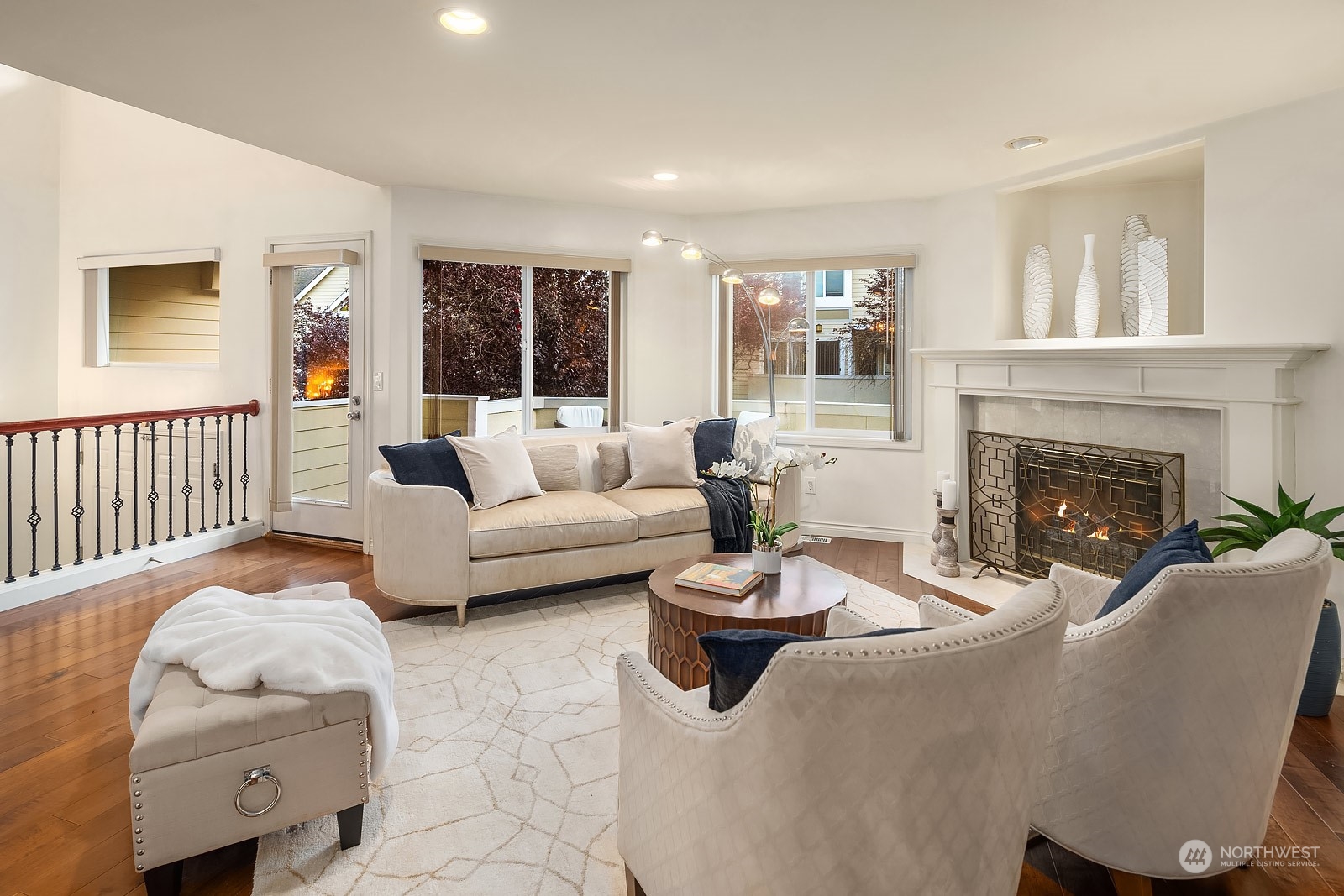 7323 Old Redmond Road, Unit 16 Redmond, WA 98052 - Photo 4 of 26 a living room with furniture and a fireplace