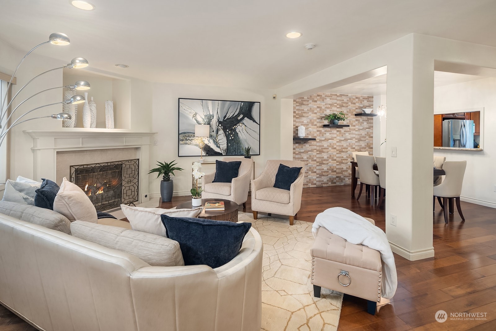7323 Old Redmond Road, Unit 16 Redmond, WA 98052 - Photo 5 of 26 a living room with furniture and a fireplace