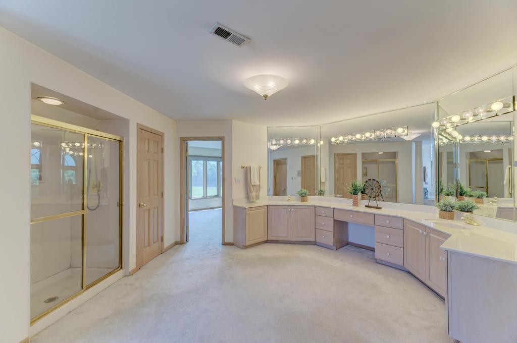 1500 Royal Oak Road Darien, IL 60561 - Photo 28 of 48