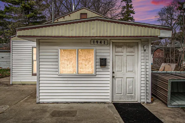 $32,000 | 1941 Walcott Street, Saginaw, MI 48601