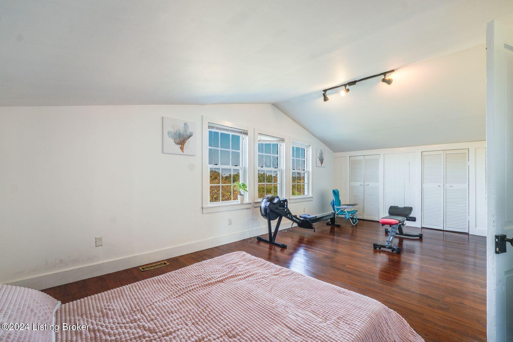 10005 Wingfield Road Louisville, KY 40291 - Photo 29 of 48 photo_online_028