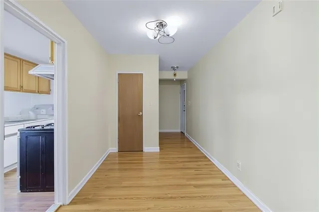 $279,000 | 367 Avenue South, Unit 2E | Kings Club District