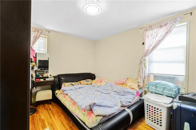 $279,000 | 367 Avenue South, Unit 2E | Kings Club District