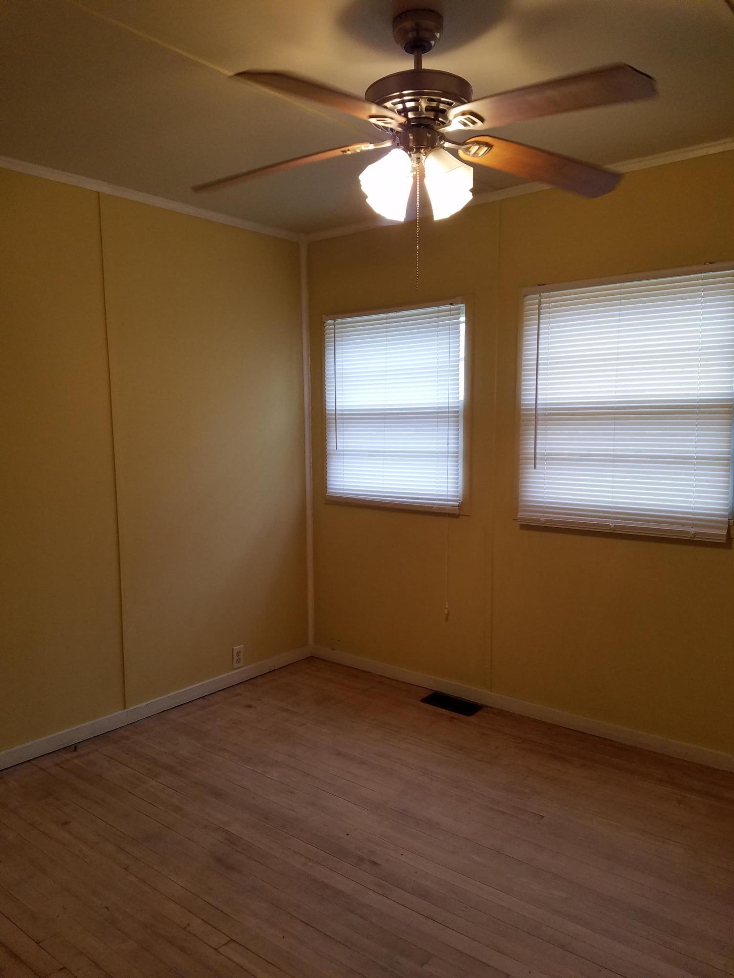 173-175 Hamilton Circle Oak Ridge, TN 37830 - Photo 3 of 13 20190114_103043