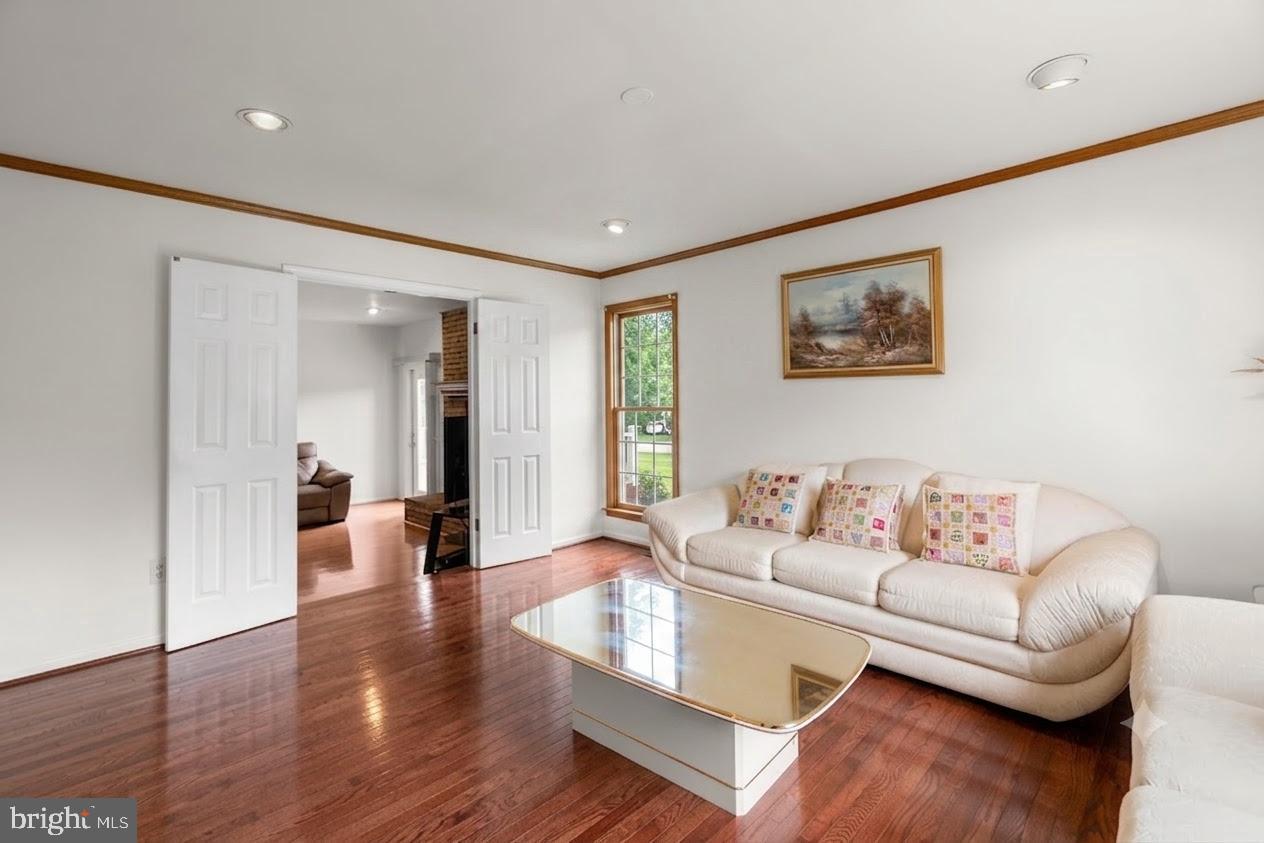 10035 Reed Lane Ellicott City, MD 21042 - Photo 2 of 47