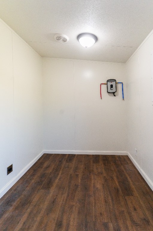 404 South Mill Street Flatonia, TX 78941 - Photo 31 of 34 a view of a room