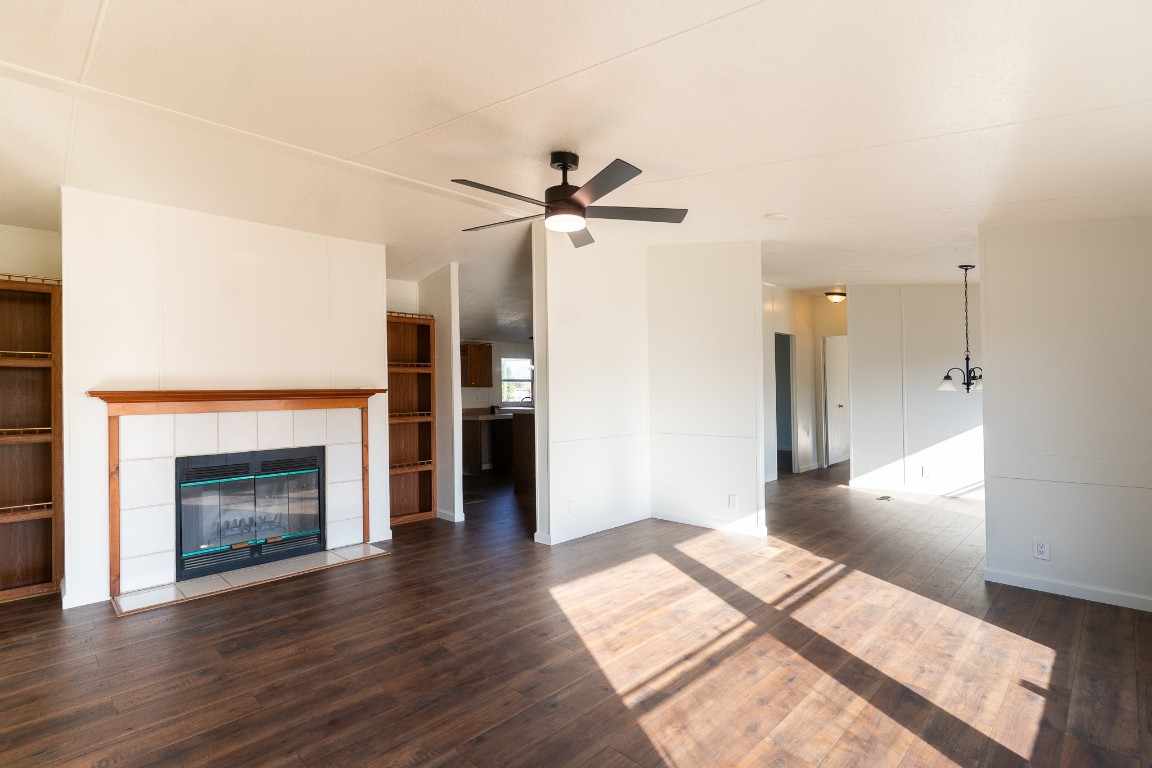 404 South Mill Street Flatonia, TX 78941 - Photo 7 of 34 a view of a living room with a fireplace