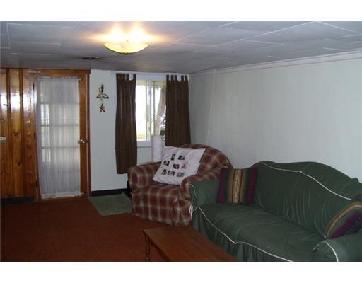 649 Morgantown Road Uniontown, PA 15401 - Photo 12 of 18 Family Room.