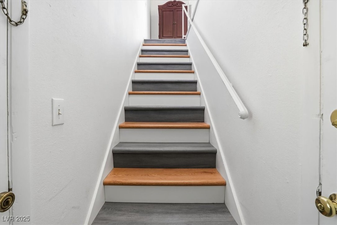 1454 Elizabeth Avenue, Unit 4 Las Vegas, NV 89119 - Photo 3 of 26