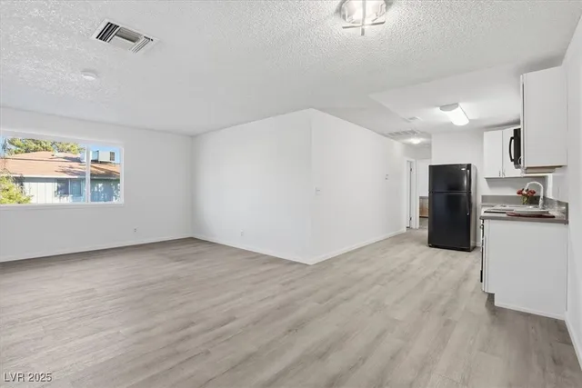 $1,400 | 1454 Elizabeth Avenue, Unit 4, Las Vegas, NV 89119