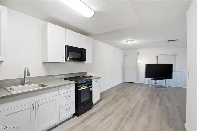 $1,400 | 1454 Elizabeth Avenue, Unit 4, Las Vegas, NV 89119
