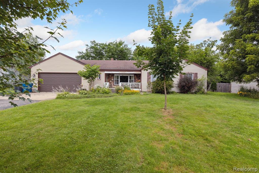 1431 North Seymour Road Flushing, MI 48433 - Photo 3 of 43