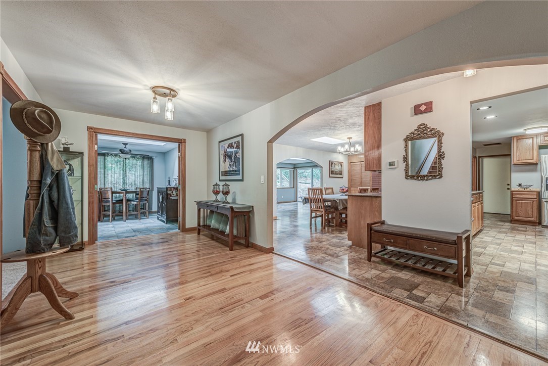 20600 2nd Avenue Southwest Normandy Park, WA 98166 - Photo 7 of 40 a living room with furniture and wooden floor