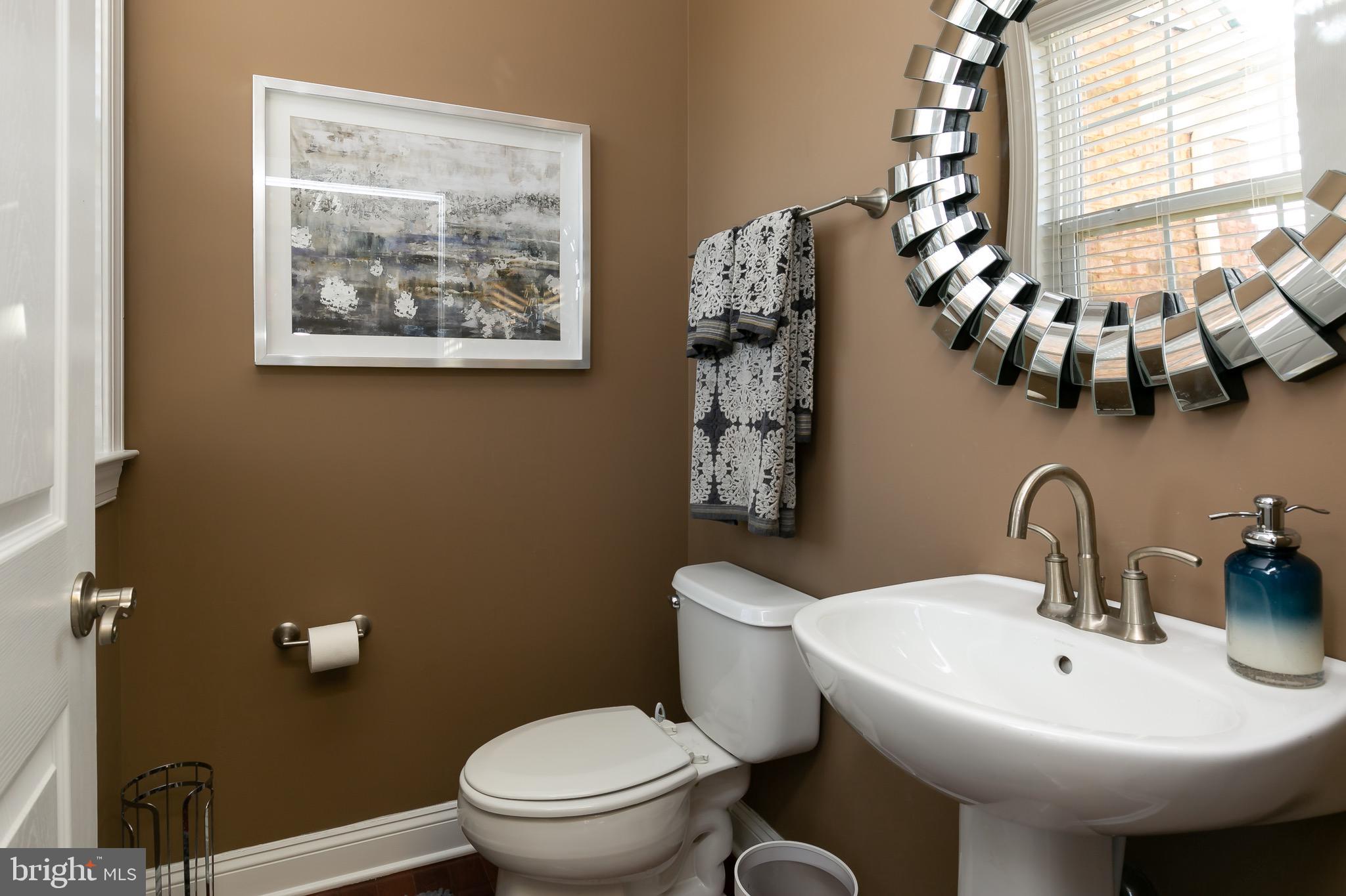 653 Chews Landing Road Sicklerville, NJ 08081 - Photo 16 of 34 Gallery Image 16