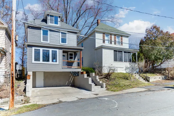 $299,900 | 8 Sheldon Street, Schenectady, NY 12308