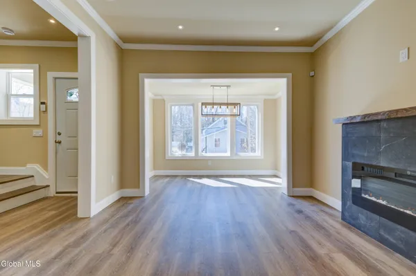 $299,900 | 8 Sheldon Street, Schenectady, NY 12308