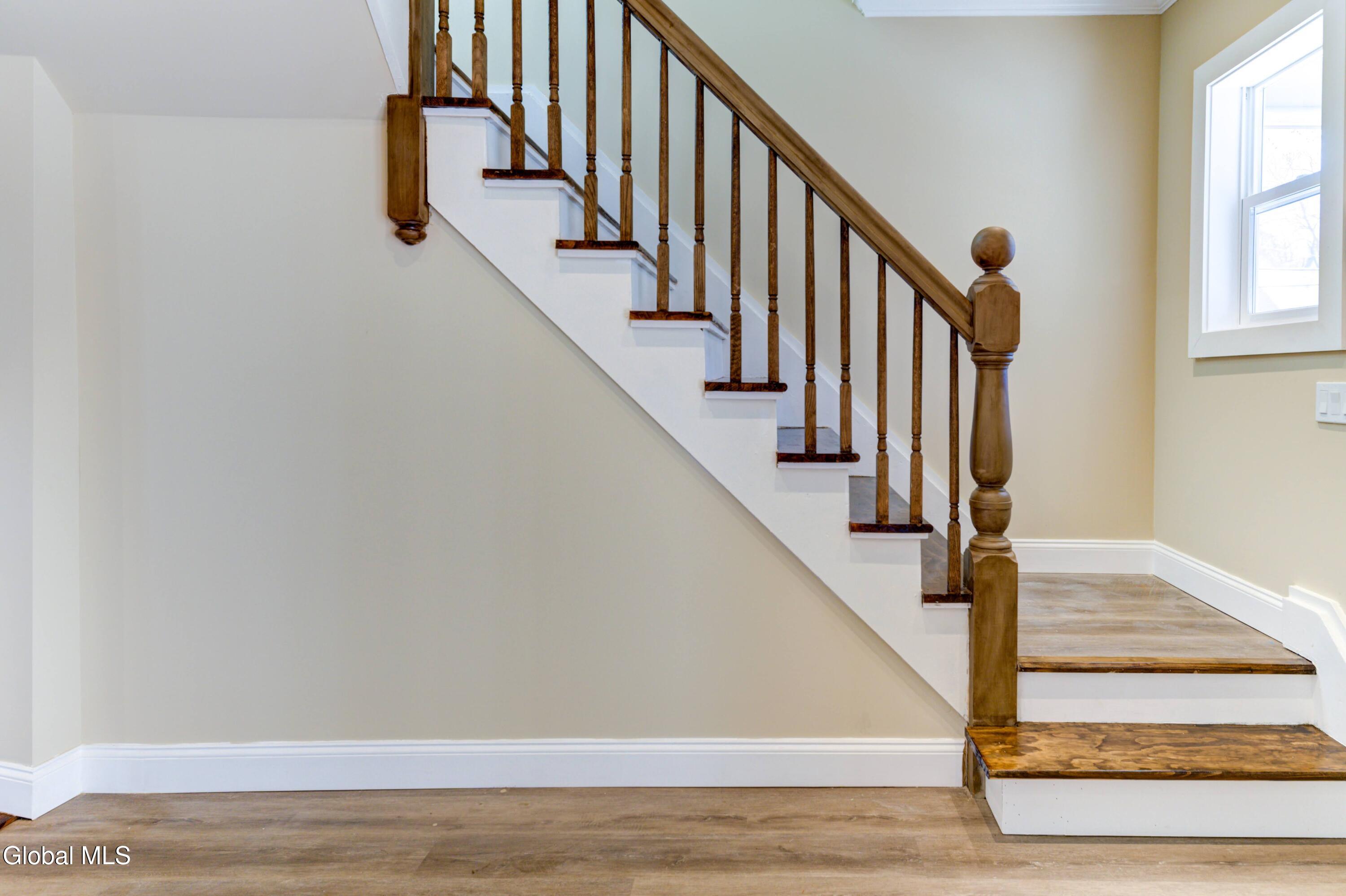 8 Sheldon Street Schenectady, NY 12308 - Photo 14 of 37 8 Sheldon-13