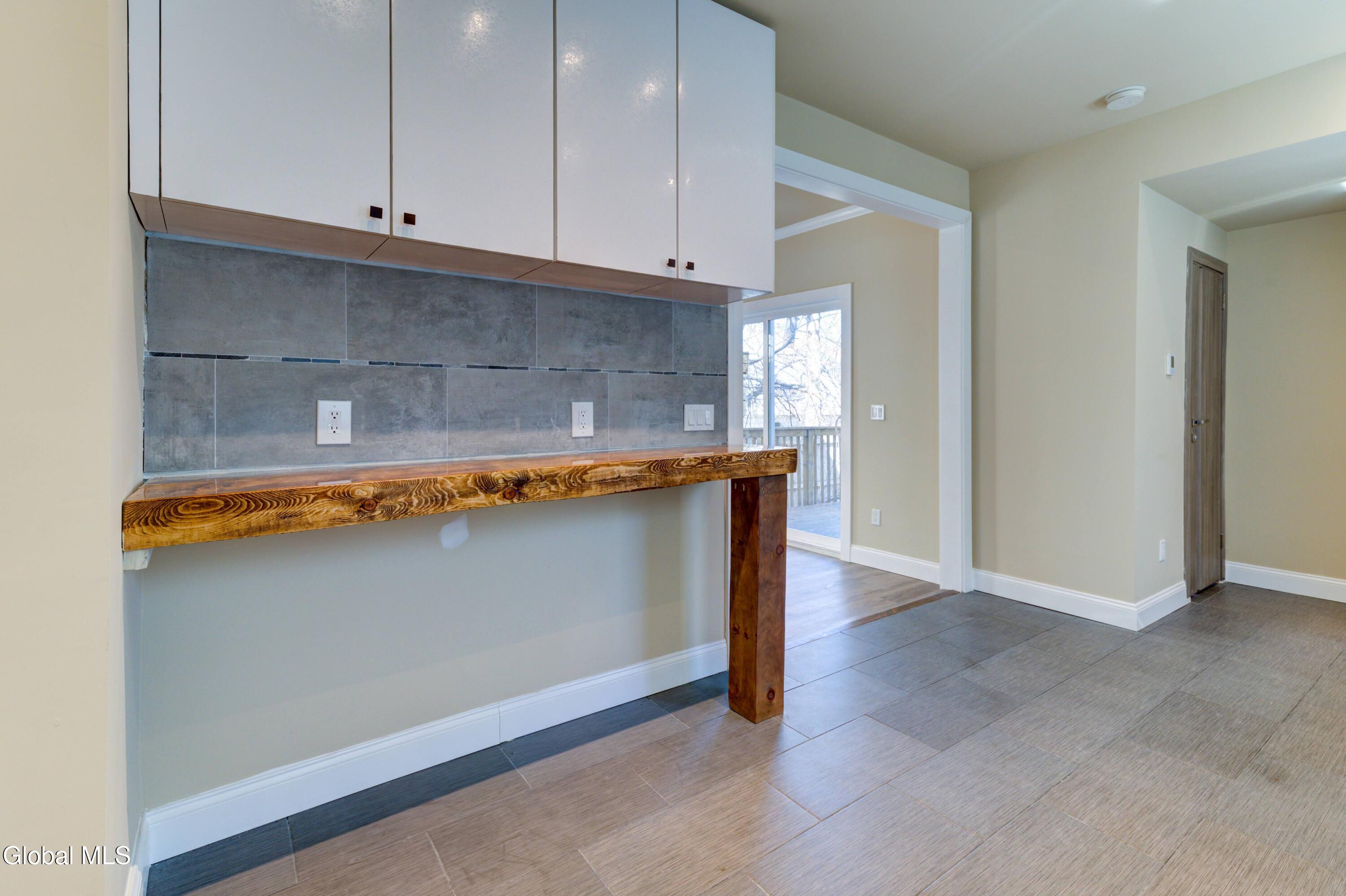 8 Sheldon Street Schenectady, NY 12308 - Photo 20 of 37 8 Sheldon-15