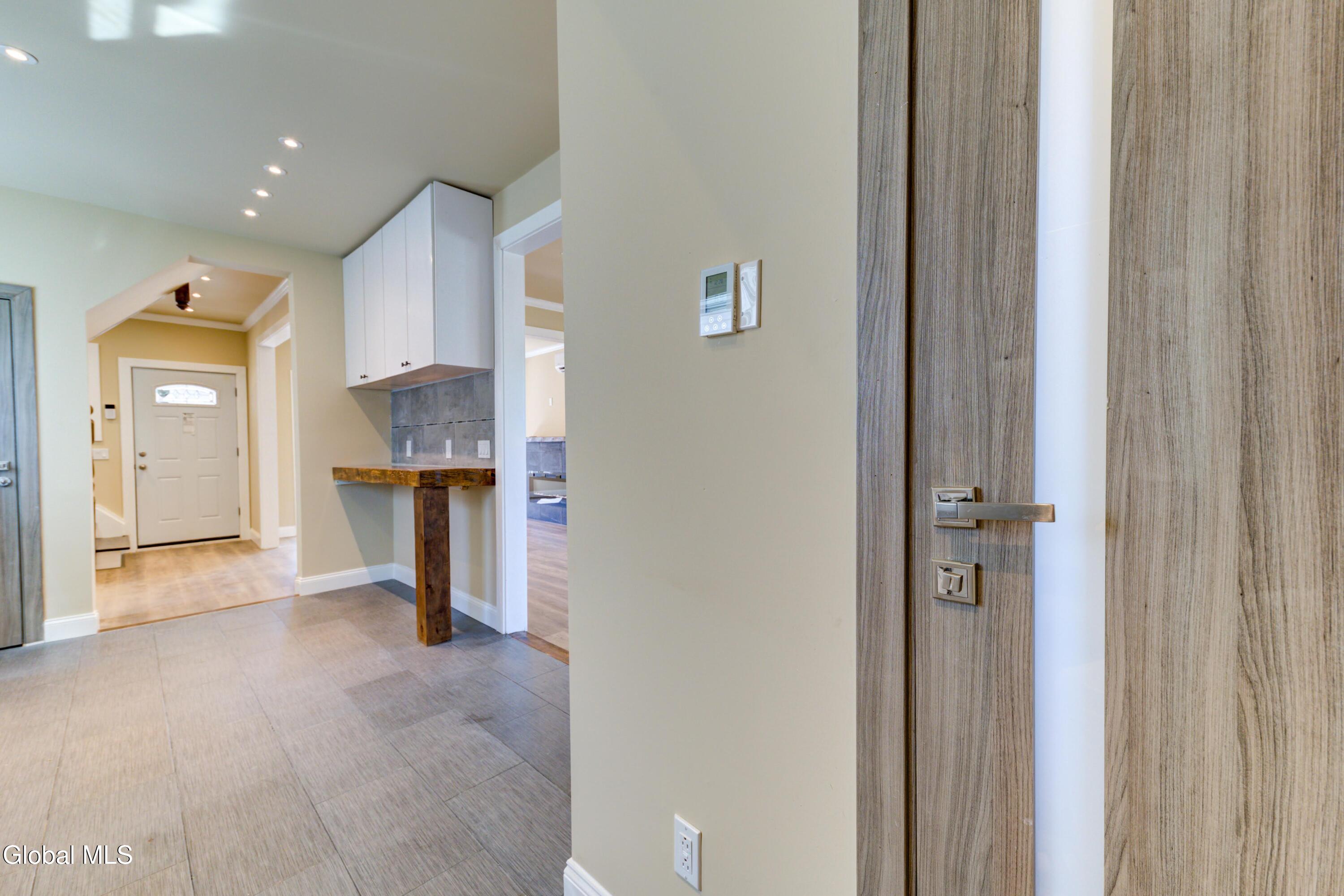 8 Sheldon Street Schenectady, NY 12308 - Photo 21 of 37 8 Sheldon-21