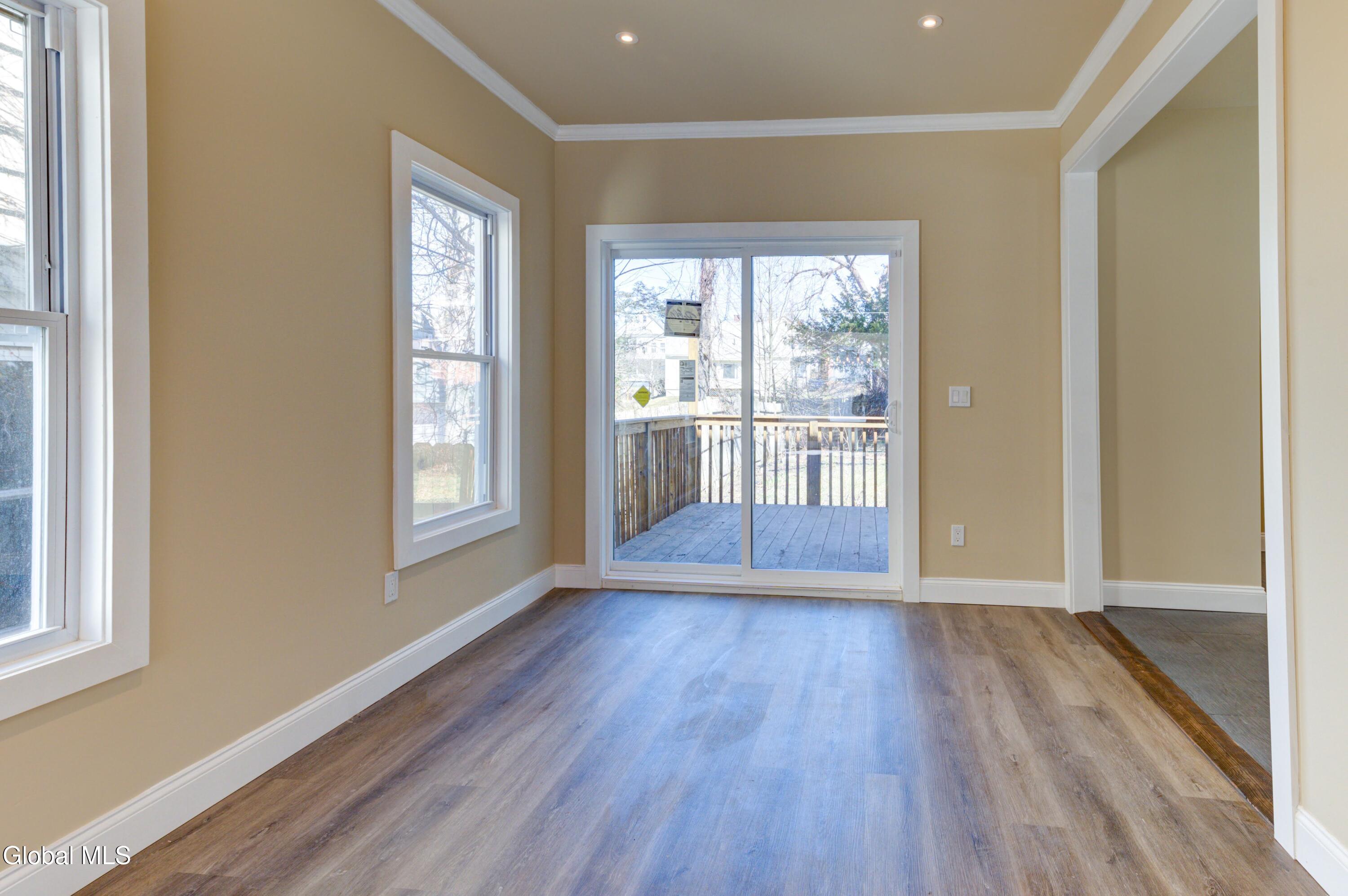 8 Sheldon Street Schenectady, NY 12308 - Photo 23 of 37 8 Sheldon-24