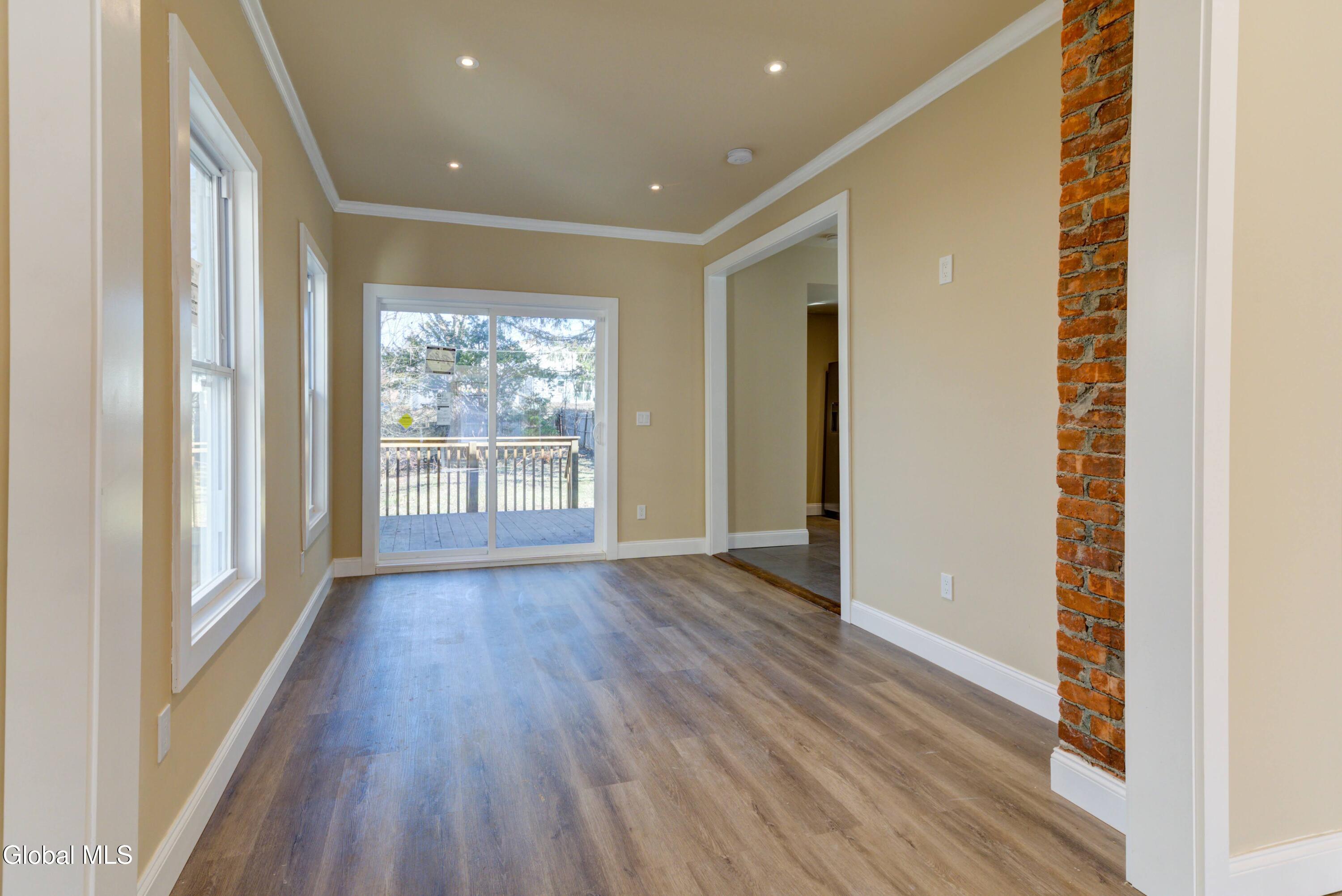 8 Sheldon Street Schenectady, NY 12308 - Photo 24 of 37 8 Sheldon-25