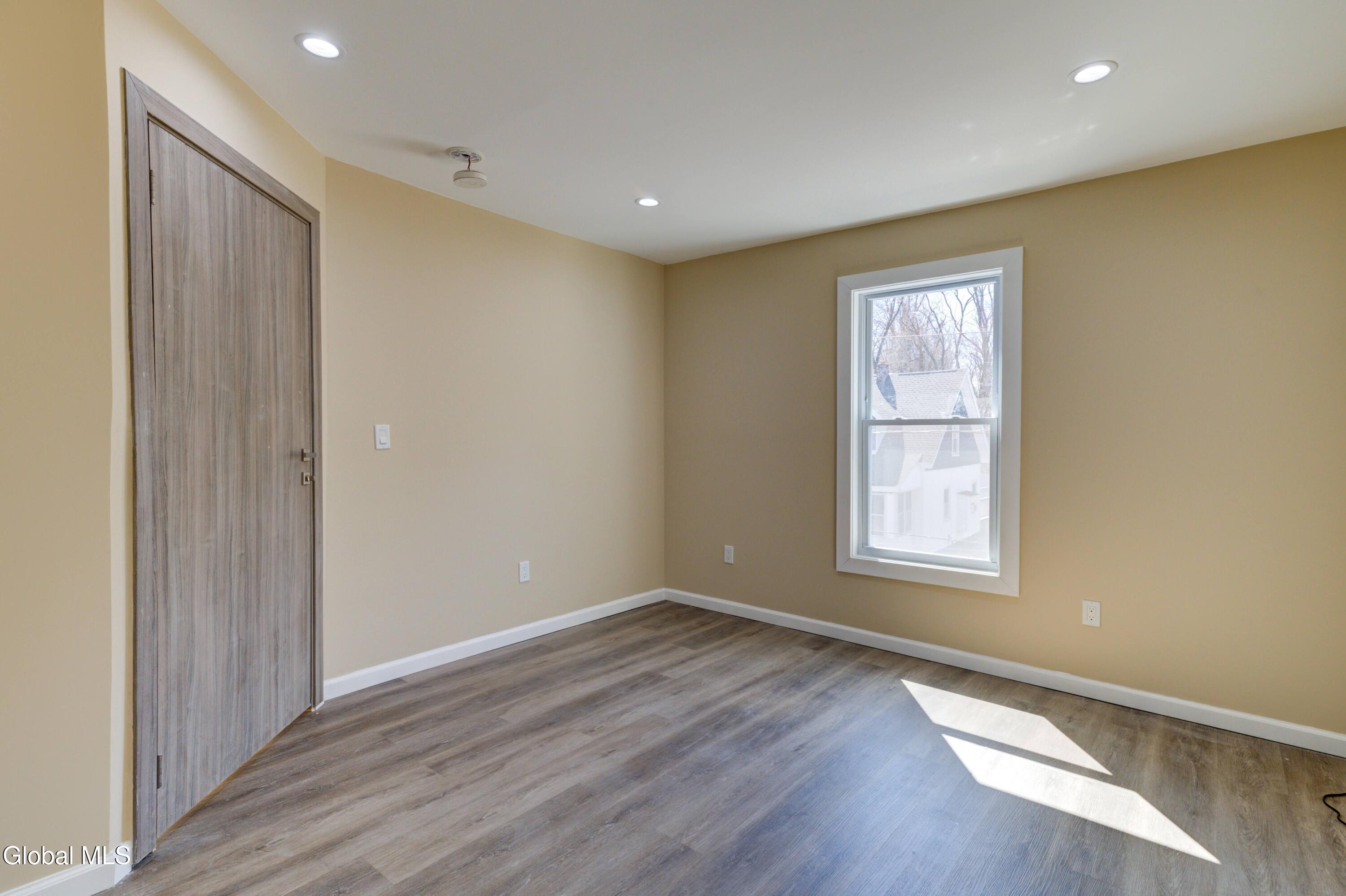 8 Sheldon Street Schenectady, NY 12308 - Photo 32 of 37 8 Sheldon-36