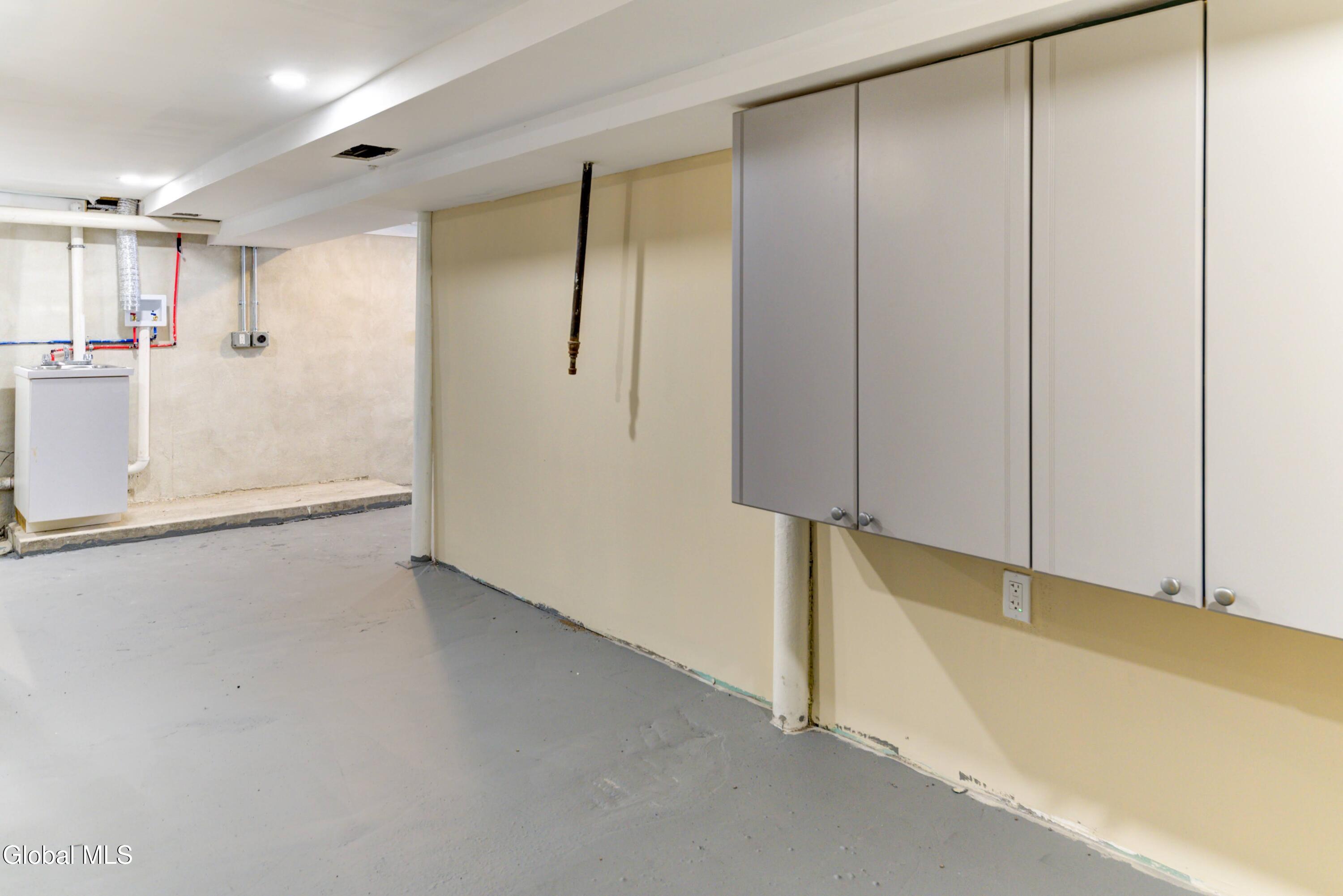 8 Sheldon Street Schenectady, NY 12308 - Photo 34 of 37 8 Sheldon-46