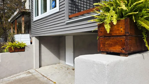 $299,900 | 8 Sheldon Street, Schenectady, NY 12308