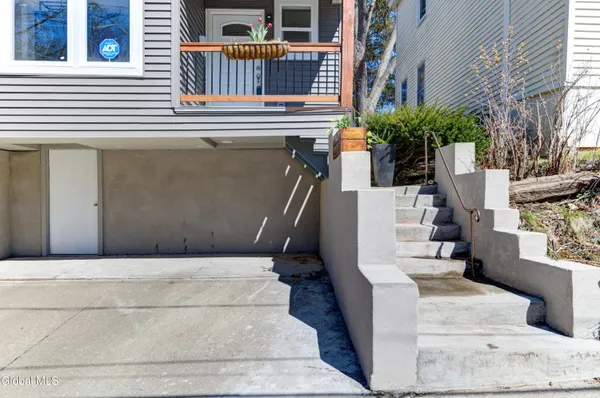 $299,900 | 8 Sheldon Street, Schenectady, NY 12308