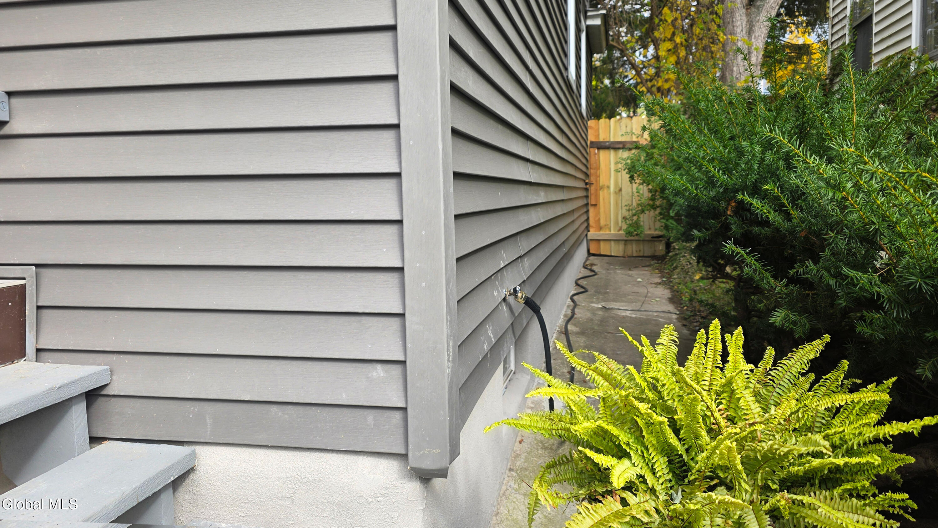 8 Sheldon Street Schenectady, NY 12308 - Photo 8 of 37 8-Sheldon-4-outside