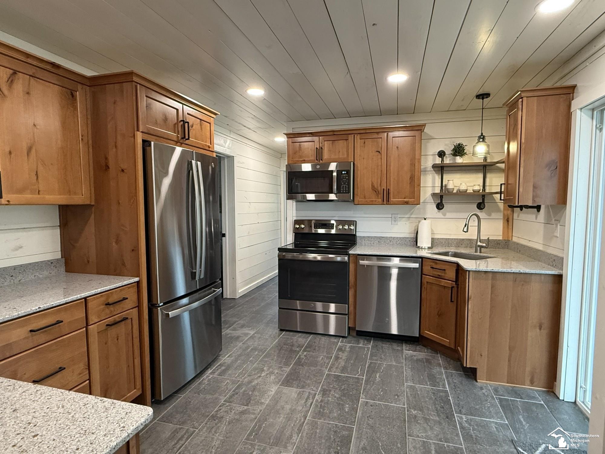 1391 West Hill Road Lewiston, MI 49756 - Photo 8 of 42
