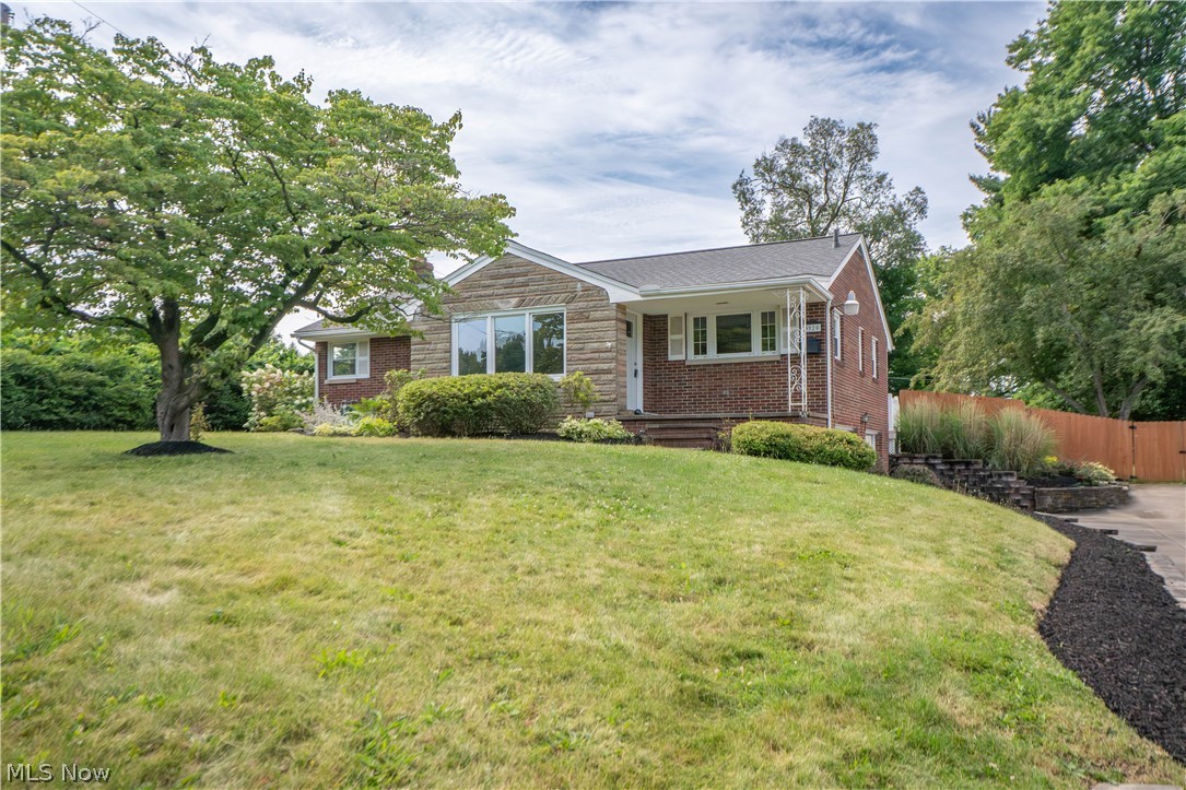 3920 Ashwood Street Northwest Canton, OH 44708 - Photo 1 of 39