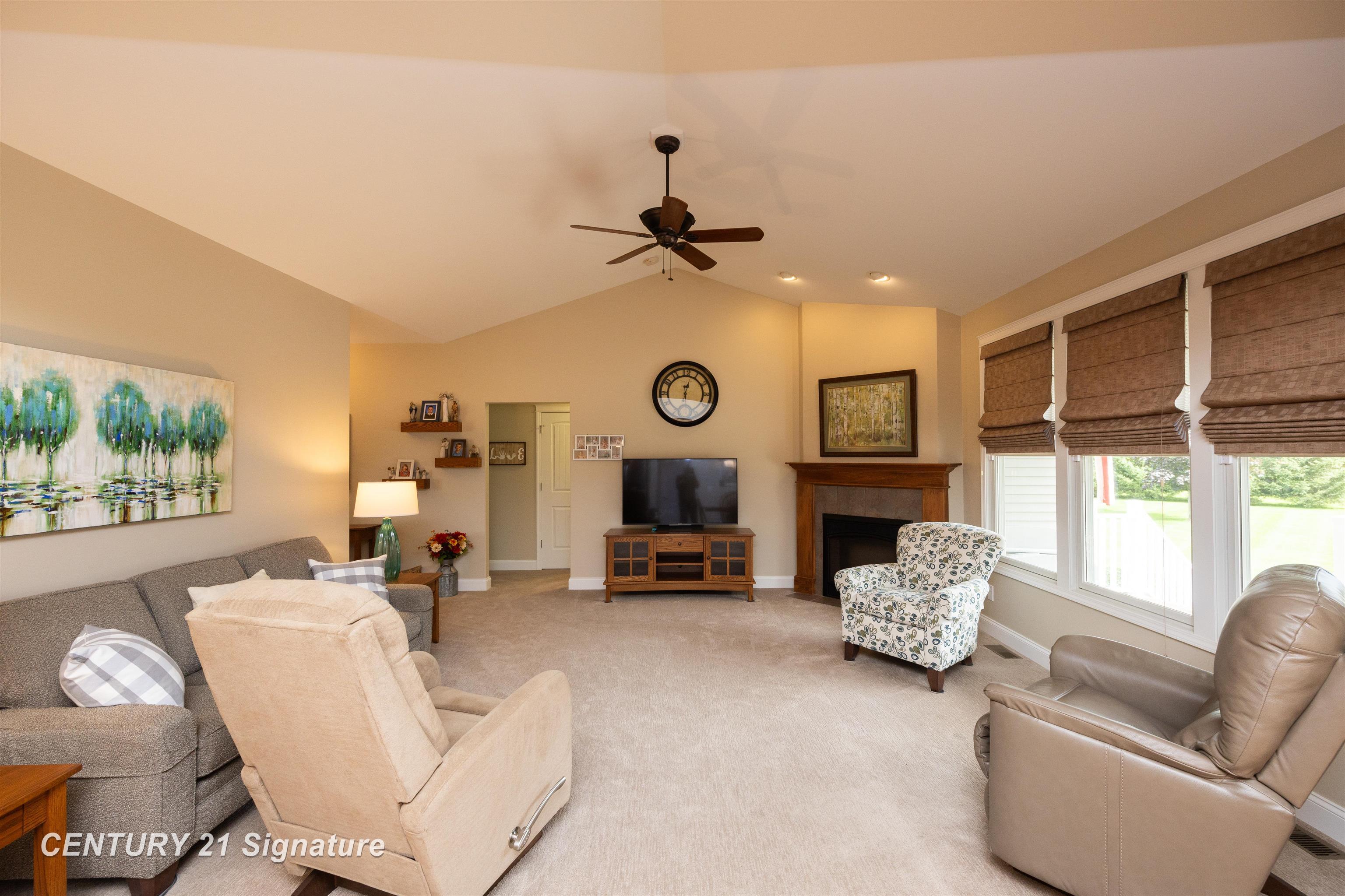 5864 North Thomas Road Freeland, MI 48623 - Photo 7 of 43