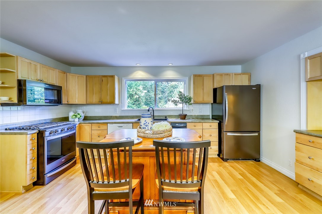 5790 Northeast Foster Road Bainbridge Island, WA 98110 - Photo 12 of 40