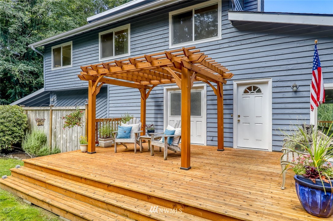 5790 Northeast Foster Road Bainbridge Island, WA 98110 - Photo 3 of 40