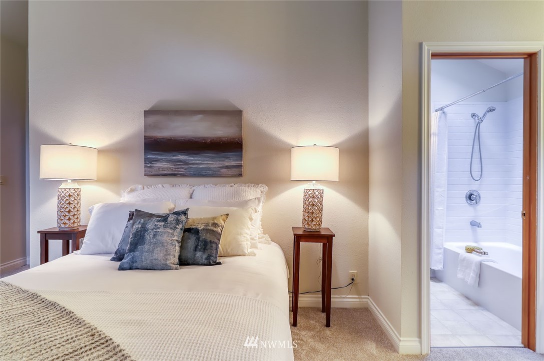5790 Northeast Foster Road Bainbridge Island, WA 98110 - Photo 22 of 40