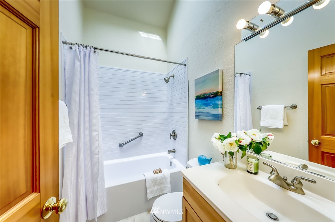 5790 Northeast Foster Road Bainbridge Island, WA 98110 - Photo 27 of 40
