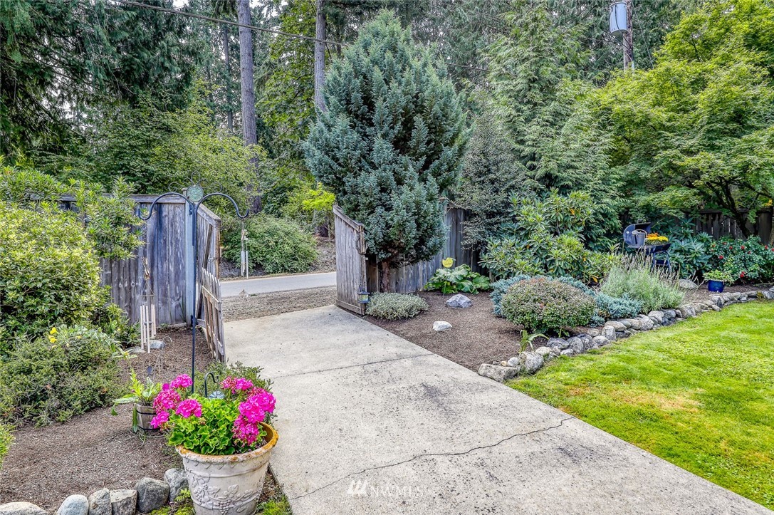 5790 Northeast Foster Road Bainbridge Island, WA 98110 - Photo 38 of 40