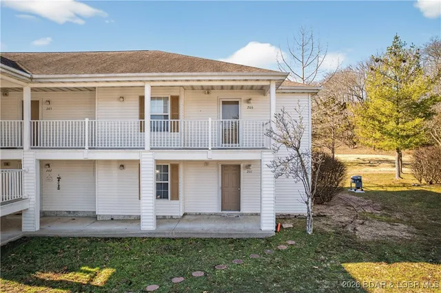 $199,000 | 100 Osage Hills Road, Unit 201, Lake Ozark, MO 65049