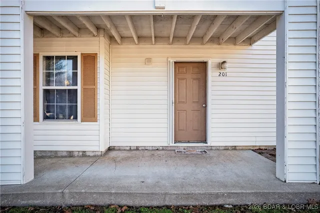 $199,000 | 100 Osage Hills Road, Unit 201, Lake Ozark, MO 65049